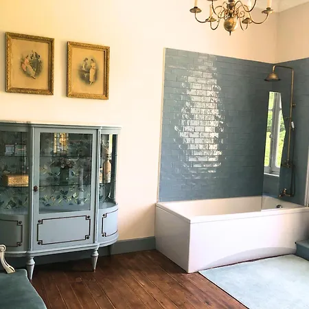 Chateau De La Coutere Bed & Breakfast 4*